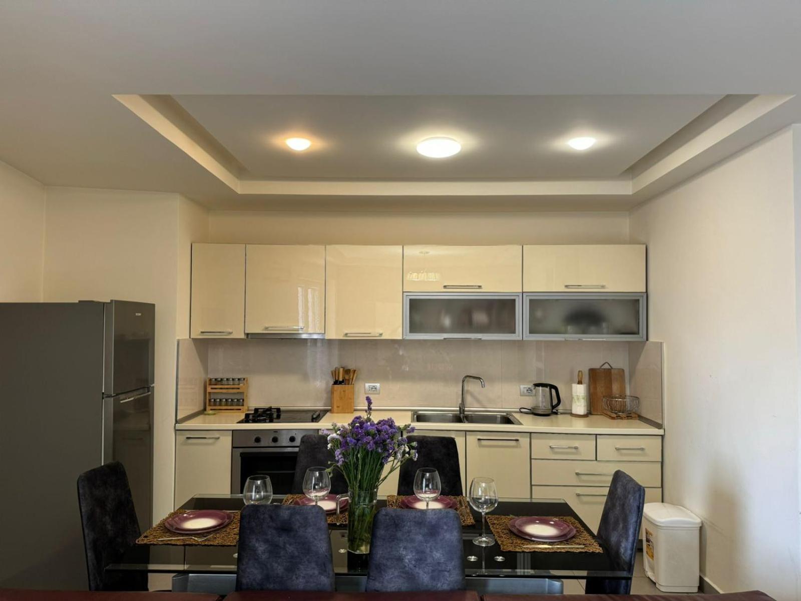 Diem Apartment Near Pazari I Ri Tirana Bagian luar foto