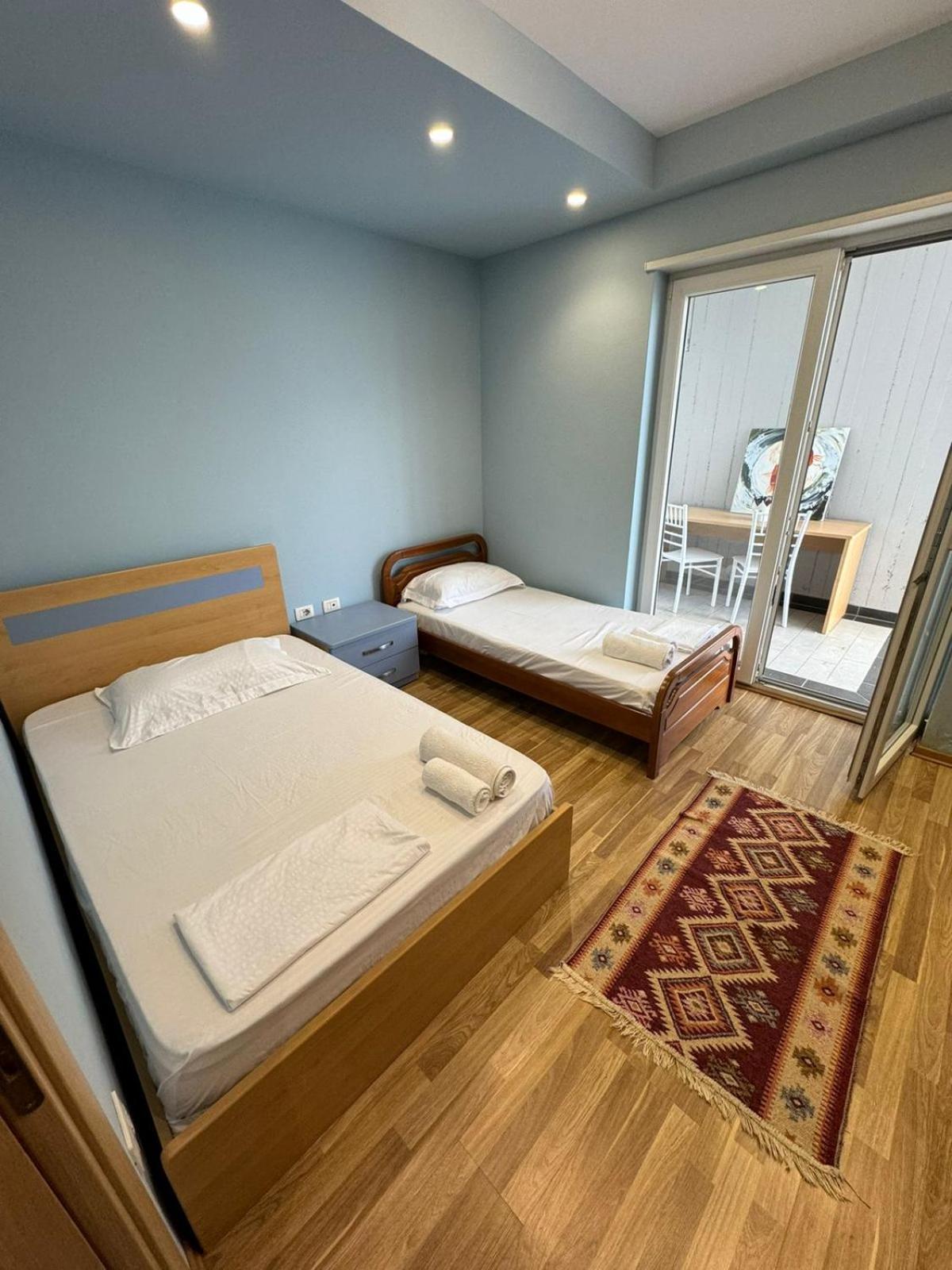 Diem Apartment Near Pazari I Ri Tirana Bagian luar foto